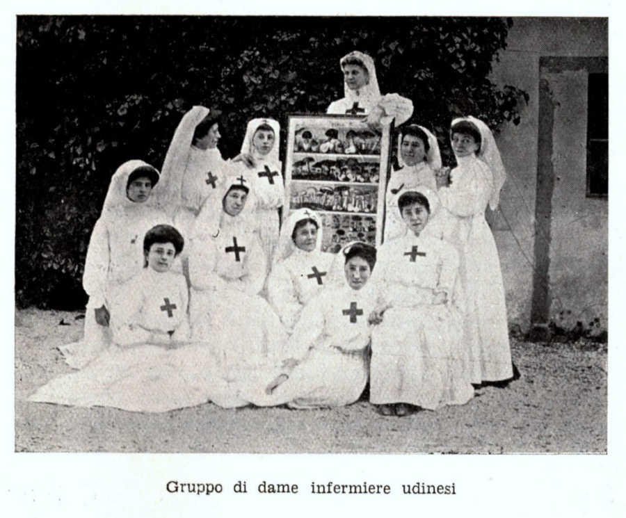 Gruppo di dame infermiere udinesi