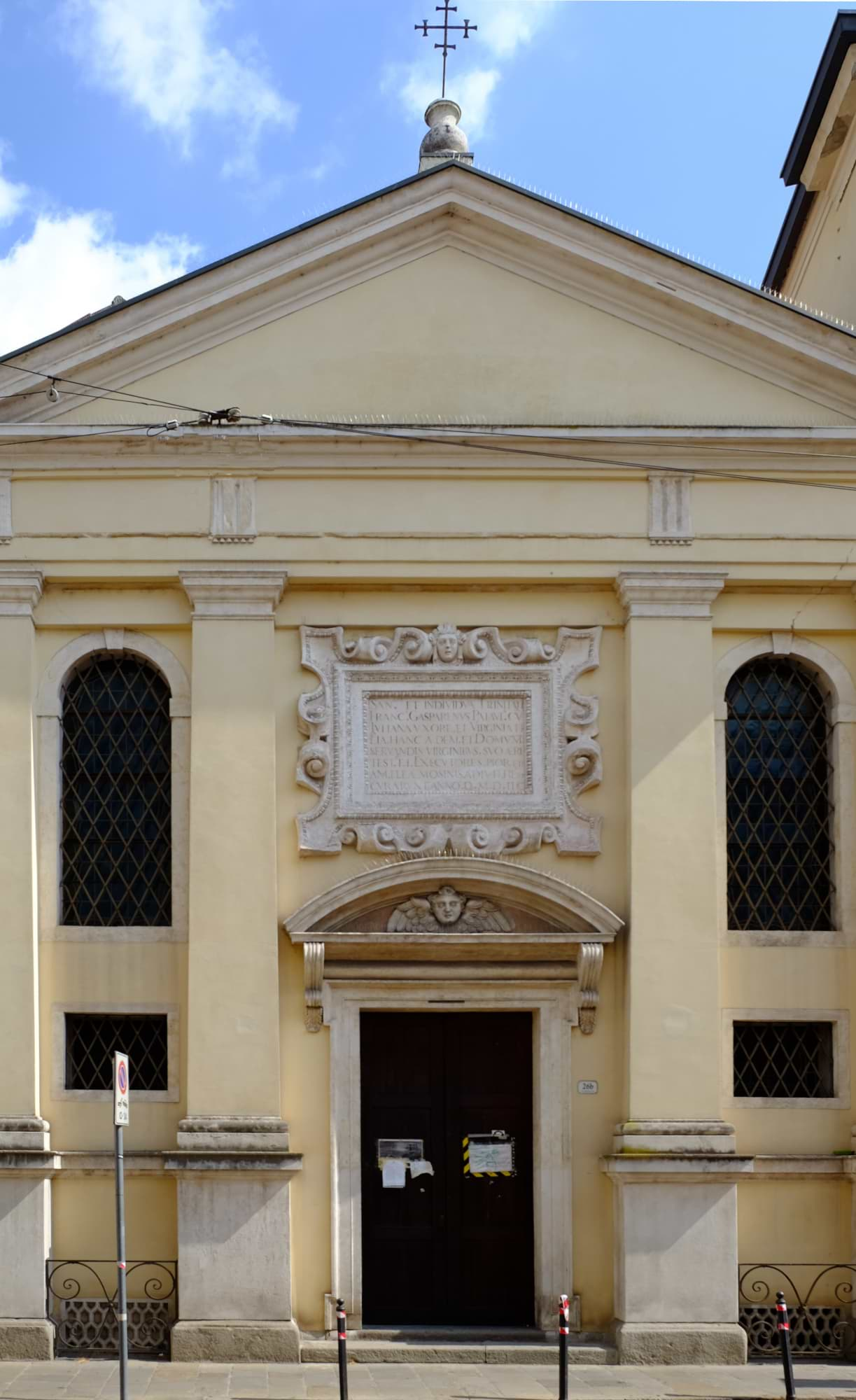 La chiesa della Santissima Trinità e il collegio annesso